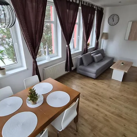 Eleven Apartment *